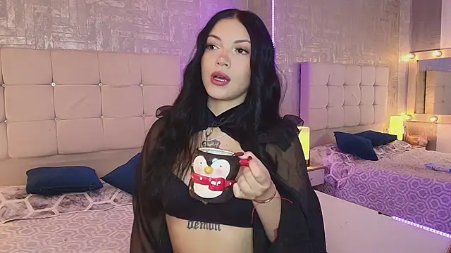 Snapshot of Baby_Venuss chatting on 02/10/25, 03:46 Baby Venuss online show from 02/10/25, 03:46