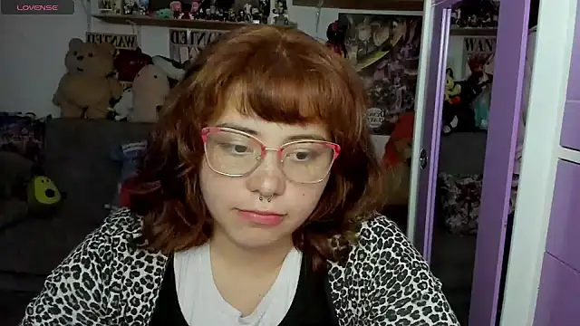 Snapshot of soficammy chatting on 12/20/24, 02:08 soficammy online show from 12/20/24, 02:08