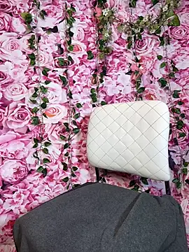 mismialove online show from 09/22/25, 06:48