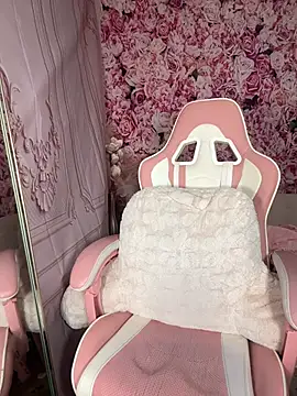 Snapshot of mismialove chatting on 03/11/26, 08:09 mismialove online show from 03/11/26, 08:09