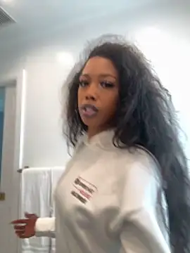 mismialove online show from 05/01/26, 06:34