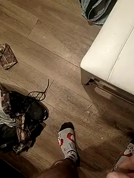 Donglong80 online show from 12/17/25, 12:55