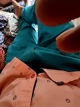 Snapshot of Kolkata___Boy chatting on 12/19/24, 09:07 Kolkata Boy online show from 12/19/24, 09:07