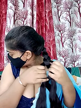 Snapshot of Jasmine_jaaan chatting on 10/18/25, 04:37 Jasmine jaaan online show from 10/18/25, 04:37